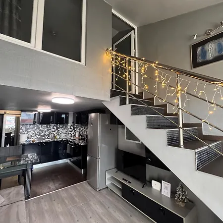 комфорт и стиль - с панорамой города Apartment