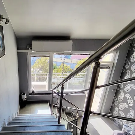 комфорт и стиль - с панорамой города Apartment